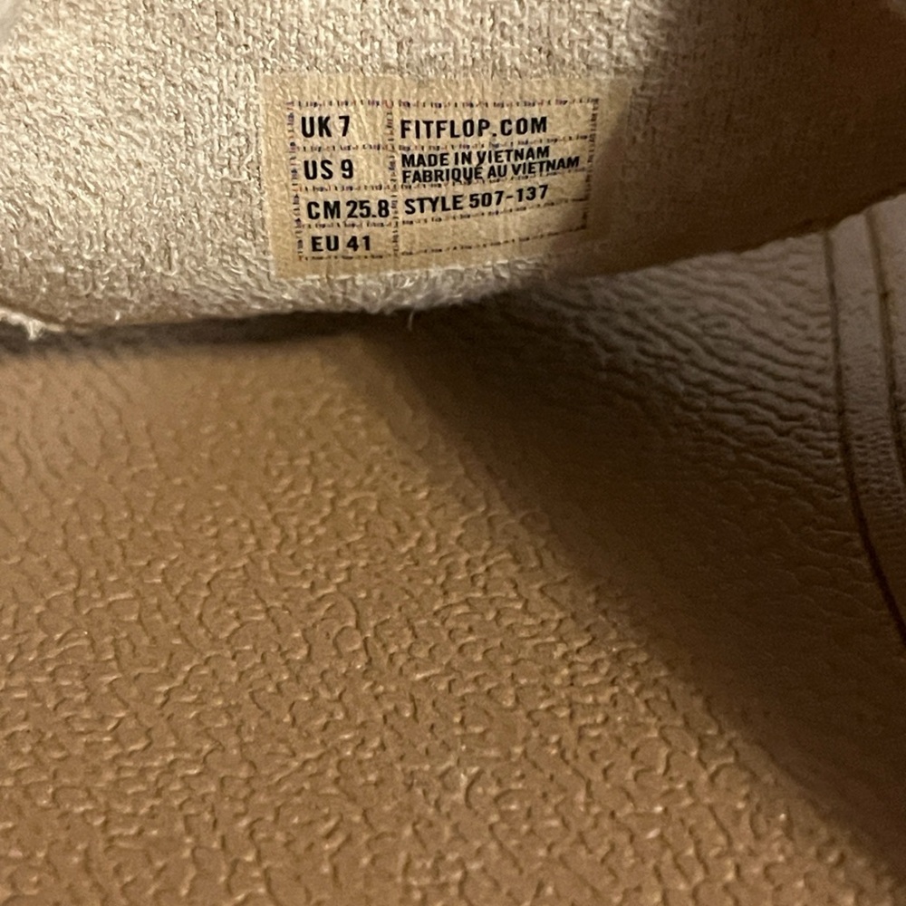 FitFlop Nude  Suede Rhinestone Thong Sandals size 9 - Picture 9 of 9